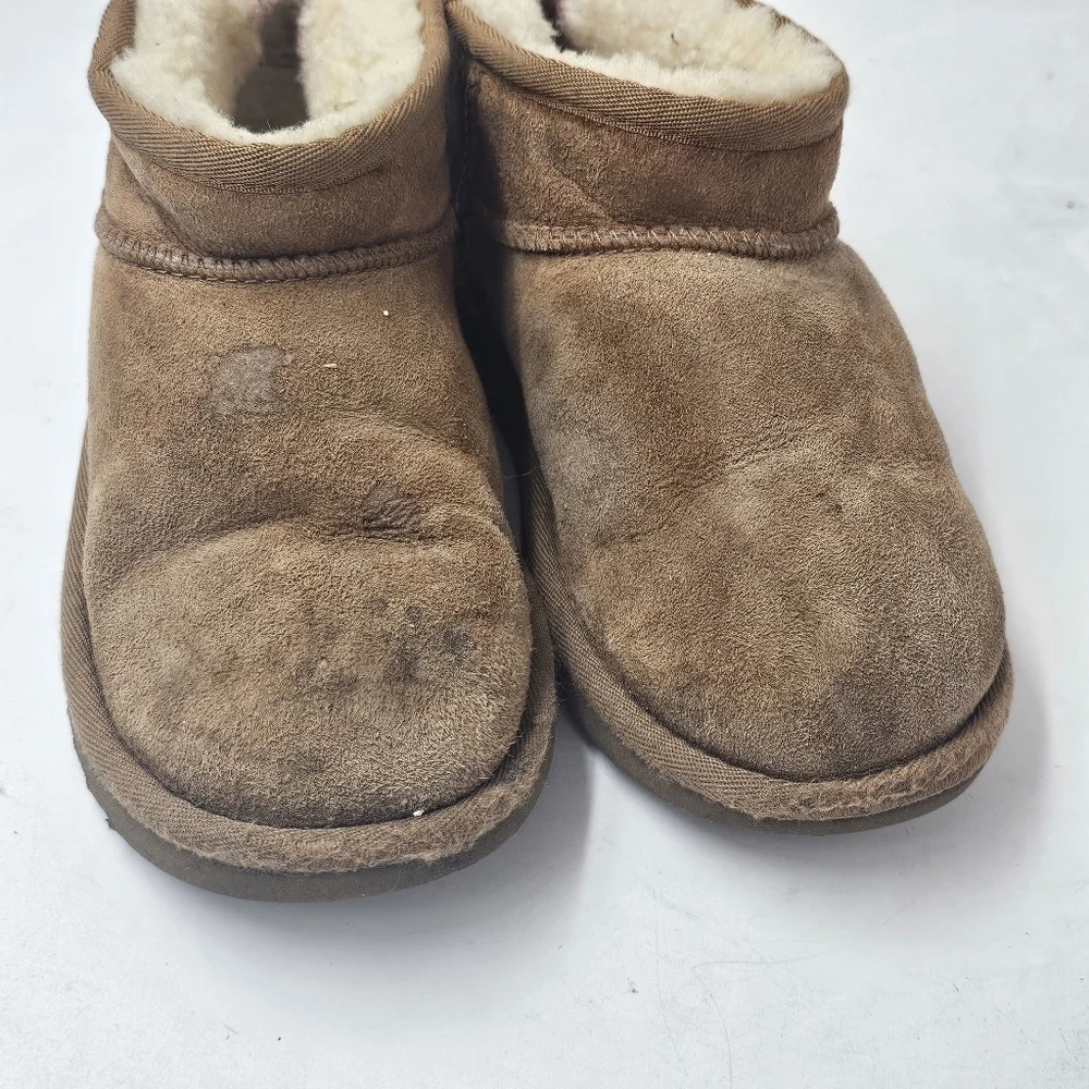 UGG Classic Ultra Mini Boots Chestnut Kids Size 3 Suede Sheepskin Cozy Snuggable